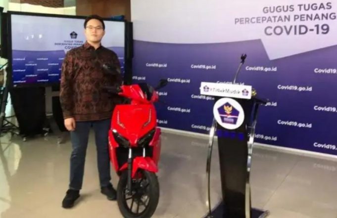 Motor Listrik Presiden Jokowi Terlelang Dengan Harga Rp 2.55 Miliar Untuk Covid-19