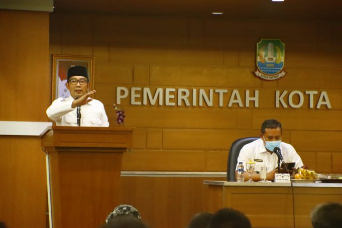 GUBERNUR JABAR DAN PLT. WALI KOTA BEKASI BERIKAN ARAHAN PADA ASN DI LINGKUP KOTA BEKASI