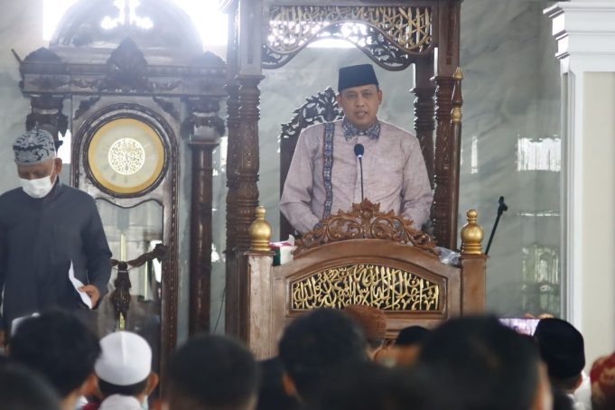 DI JUM’AT BAROKAH MINGGU KETIGA, PLT RUTIN JUM’ATAN KELILING HIMBAU TETAP JAGA PROKES