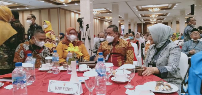 Plt. Wali Kota Bekasi Hadiri Summit Kabupaten/Kota Sehat Indonesia Tahun 2022 di Semarang