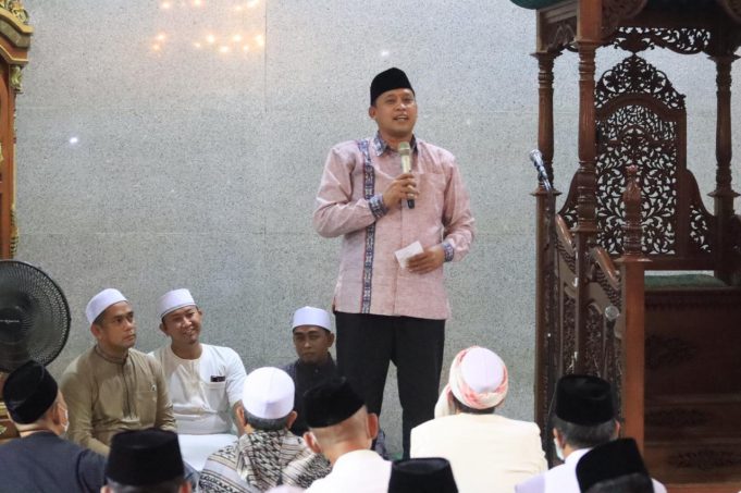 PLT WALI KOTA BEKASI TARAWIH KELILING SEKALIGUS LIHAT VAKSINASI BOOSTER