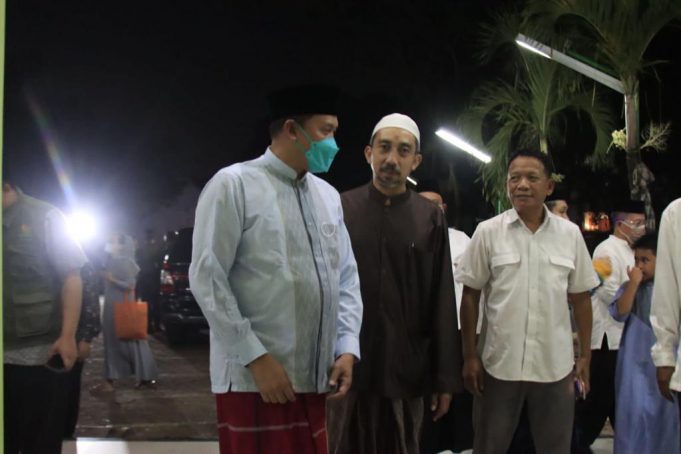 PLT WALI KOTA BEKASI TARAWIH KELILING SEKALIGUS LIHAT VAKSINASI BOOSTER