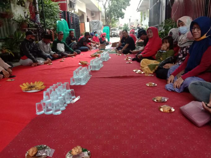 RANTING PDI PERJUANGAN KALIABANG TENGAH MENGADAKAN BUKA BERSAMA DENGAN PENGURUS ANAK RANTING SE-KALIABANG TENGAH BEKASI UTARA