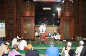 Bersama Forkopimda, Plt. Wali Kota Bekasi Hadiri Peringatan Nuzulul Qur’an Di Masjid Agung Al Barkah