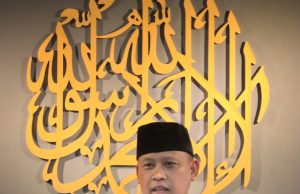 PLT. WALI KOTA BEKASI LAKSANAKAN SHOLAT JUMAT DI MASJID AL ISHLAH BOJONG RAWALUMBU