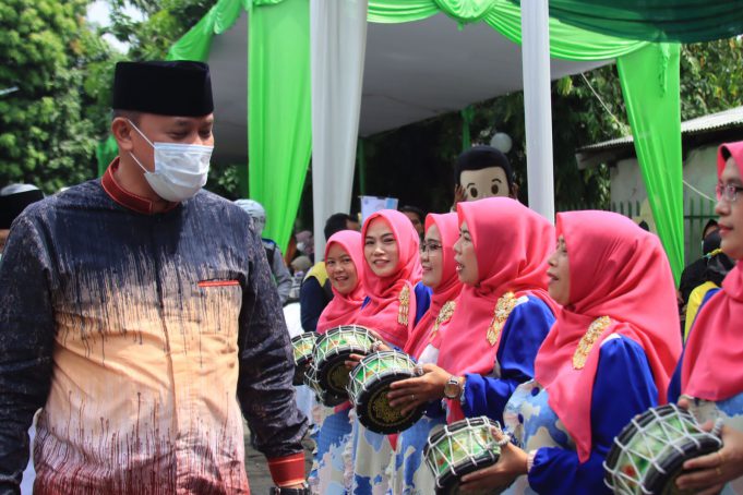 Kesenian Marawis Sambut Kehadiran Plt Wali Kota Bekasi di Pembukaan MUI Ramadhan Fair