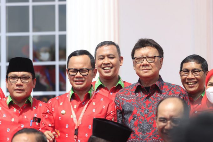 TRI ADHIANTO PLT WALI KOTA BEKASI HADIRI HUT APEKSI KE 22