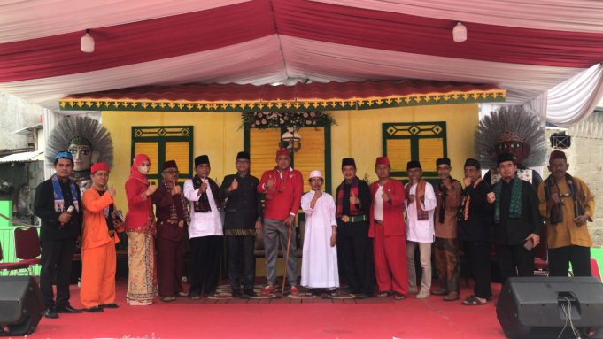 MENGHADIRI LEBARAN BETAWI, TRI ADHIANTO PLT. WALI KOTA BEKASI AJAK MASYARAKAT LESTARIKAN BUDAYA