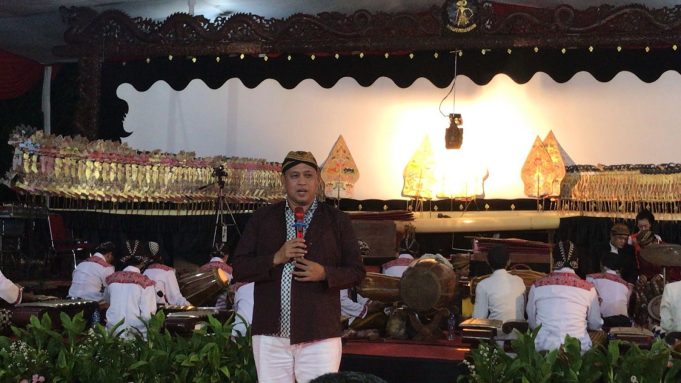 Tri Adhianto Plt.Wali Kota : Menonton Pagelaran Wayang Banyak Pesan Bagi Kehidupan
