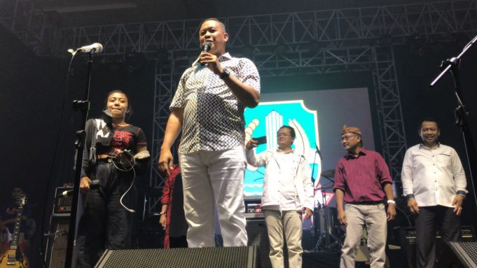 Tri Adhianto Plt. Wali Kota Hadir Di Pensi SMAN 1 Kota Bekasi