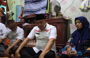 TRI ADHIANTO PLT. WALI KOTA BEKASI DATANGI RUMAH KORBAN KECELAKAAN