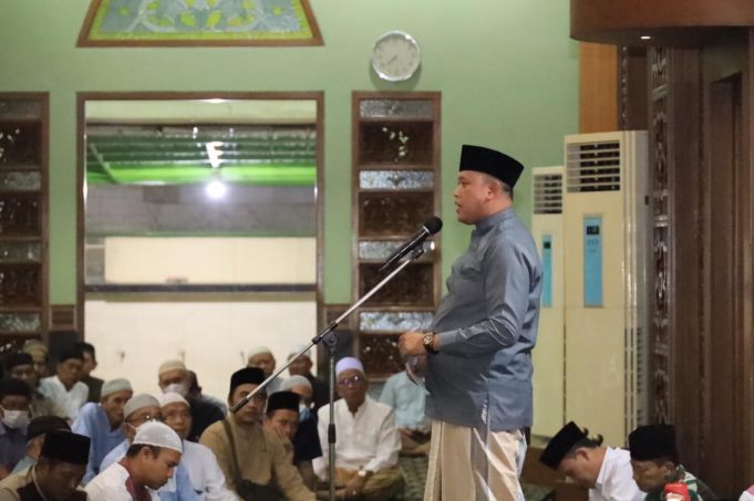 TRI ADHIANTO PLT. WALI KOTA BEKASI RAYAKAN MAULID NABI 1444 H DI MASJID AL BARKAH
