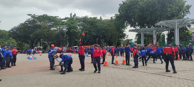 Skill Competition Damkar Kota Bekasi Berlanjut Di Hari Kedua, Petugas Tampilkan Lomba Ladder Pitching