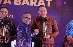 Tri Adhianto Plt.Wali Kota Bekasi Raih Predikat _Pupuhu Pangaping_ di Acara Puncak Hari Pers Nasional (HPN) Tingkat Jawa Barat Tahun 2023