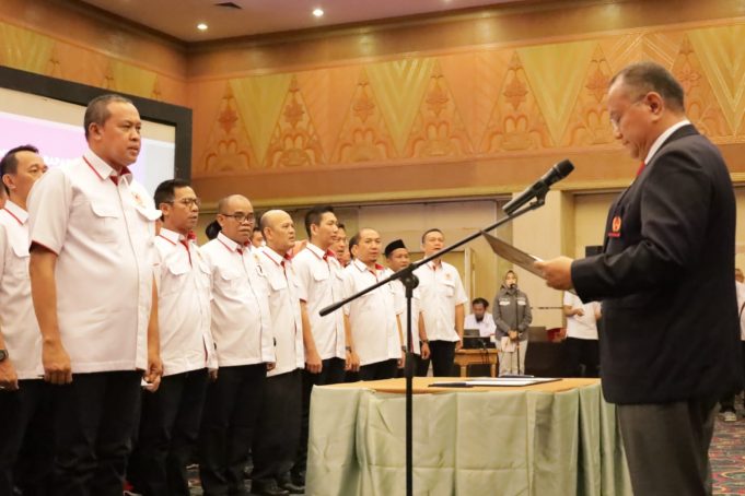 PLT.Wali Kota Bekasi Tri Adhianto Resmi Dilantik Sebagai Ketua KONI Periode 2023 ~ 2027