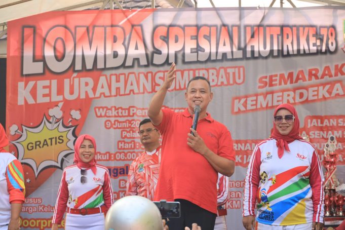 Tri Adhianto, Plt. Wali Kota Bekasi Buka Pesta Olahraga di Kelurahan Sumur Batu