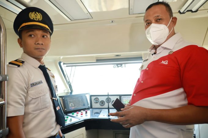 Tri Adhianto Plt, Wali Kota Bekasi jajal LRT Jabodebek untuk Pertama Kali