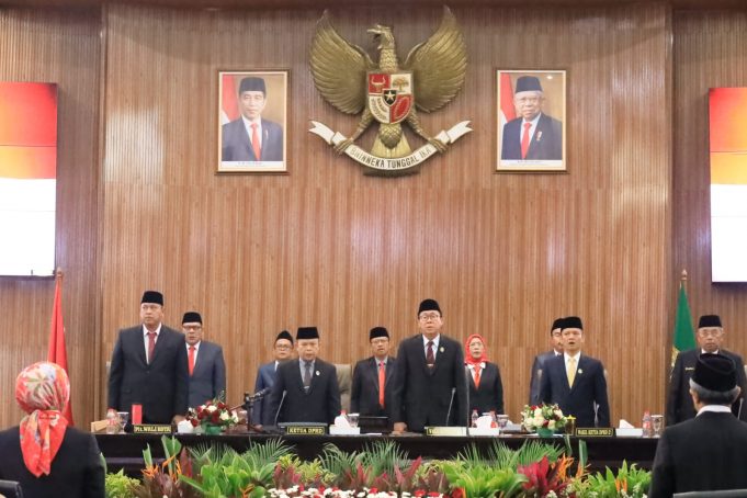 Rangkaian Peringatan HUT Ke-78 RI Dimulai, Tri Adhianto Plt. Wali Kota Bekasi Hadiri Rapat Paripurna Pidato Kenegaraan Presiden RI