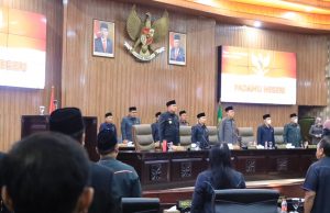 Tri Adhianto Wali Kota Bekasi Hadiri Rapat Paripurna DPRD