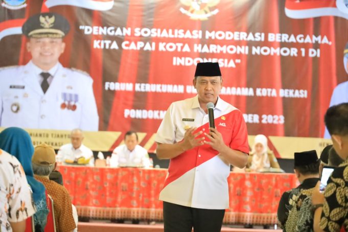 Wali Kota Bekasi Tri Adhianto Hadiri Sosialisasi PBM oleh FKUB, Pemkot Bekasi Peduli Akan Kesejahteraan Lansia