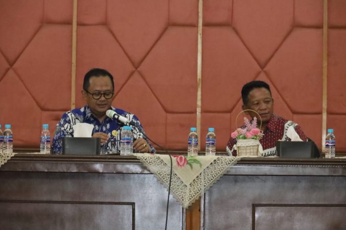Rapat Koordinasi Perdana Pj. Wali Kota Bekasi R. Gani Muhamad Bersama Para Pejabat Pemerintah Kota Bekasi