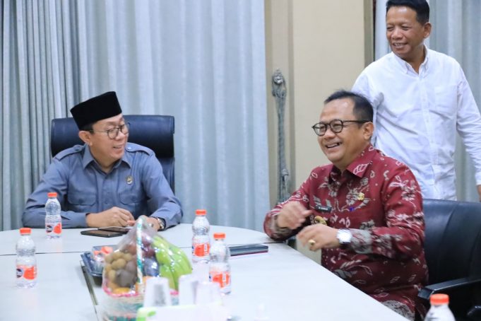 PJ. Wali Kota Bekasi Raden Gani Muhammad Silaturahmi Ke Kantor DPRD Kota Bekasi