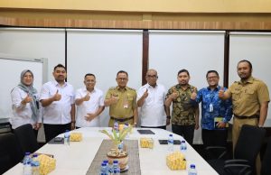 Rapat Perdana Pj. Wali Kota Bekasi Bersama Jajaran BUMD Bahas Optimalisasi Pelayanan Kepada Masyarakat