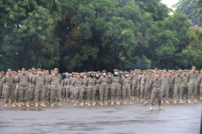PENGAMANAN PEMILU HARUS MAKSIMAL. Pj Wali Kota Bekasi Pimpin Apel Pasukan