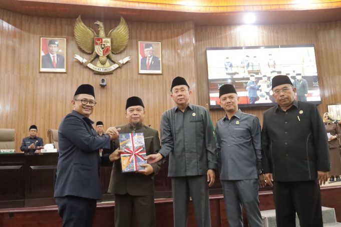DPRD Kota Bekasi Gelar Sidang Paripurna LKPJ 2023, Pj. Wali Kota Bekasi Harap Kota Bekasi Lebih Maju