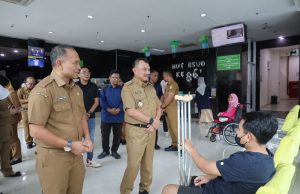 Wakil Walikota Harris Bobihoe Mengunjungi RSUD Kota Bekasi