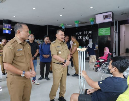 Wakil Walikota Harris Bobihoe Mengunjungi RSUD Kota Bekasi