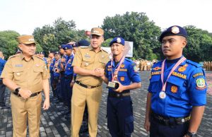 Tri Adhianto Wali Kota Bekasi Didampingi Wawali Harris Bobihoe Pimpin Apel Perdana Di Pemkot Bekasi