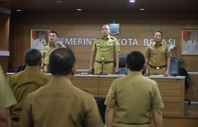 Perbaikan Jalan Menjadi Fokus Utama Tri Adhianto – Harris Bobihoe Dalam Rakor Dengan OPD