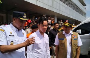 Dampingi Wapres Gibran, Tri Adhanto Wali Kota Bekasi Pastikan Pelayanan Terbaik Untuk Warga Pasca Banjir