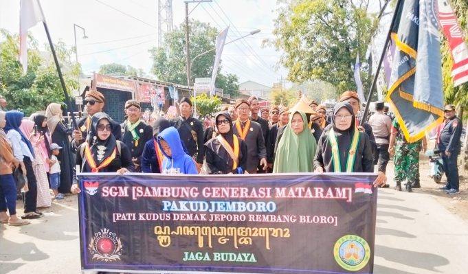 Acara Kirab Haul Kanjeng Ibu Semangkin Dihadiri Oleh Ribuan Masyarakat Mayong Jepara Jawa Tengah.