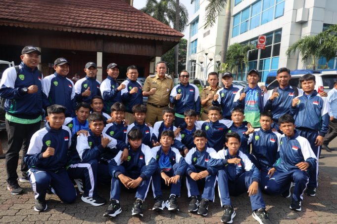 Wali Kota Bekasi Lepas Tim Tajimalela untuk Berlaga di Turnamen Internasional Singa Cup U-14 di Singapura.