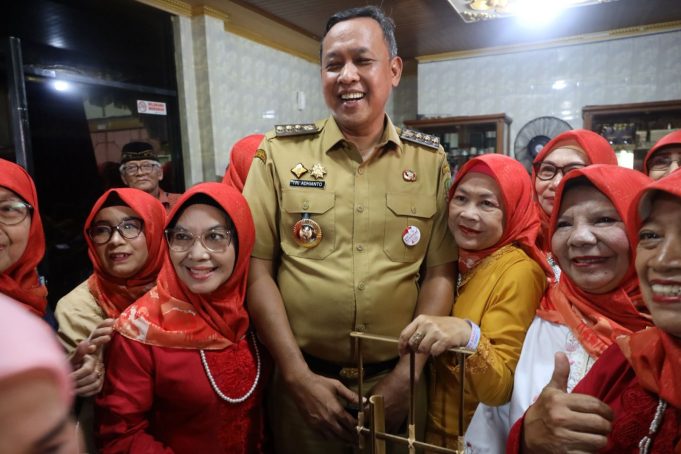 Wali Kota Bekasi Tri Adhianto, Saatnya Lansia Bergembira di “Keriyaan Lansia” 01 November Nanti