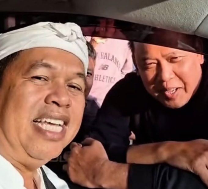 Wali Kota Bekasi Tri Adhianto Hadir di Sumbar Serahkan Bantuan Sambil Berkoordinasi Dengan KDM