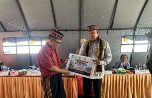 Tri Adhianto Serahkan Rp2,1 Miliar Bantuan Warga Bekasi untuk Bangun Rumah Sakit di Manggarai Timur NTT