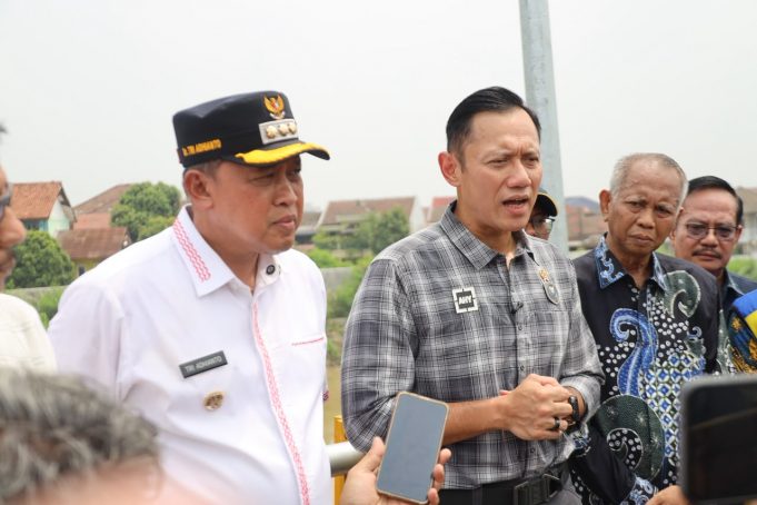 Tri Adhianto Dampingi Menko AHY Tinjau Infrastruktur, Wali Kota Bekasi Pastikan Percepatan Pembangunan Flyover Bulak Kapal